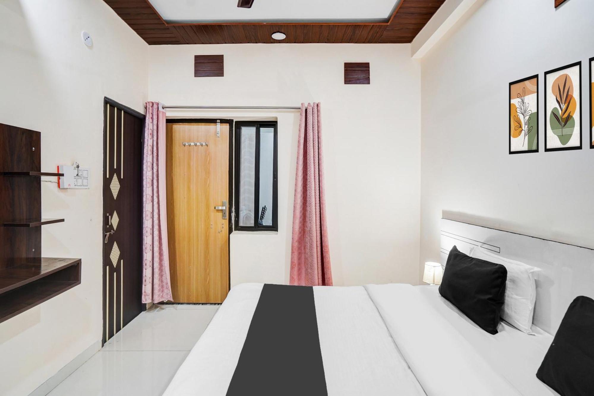 Super Hotel O Brilliant Convention Centre Formerly Madhur Shree 印多尔 外观 照片