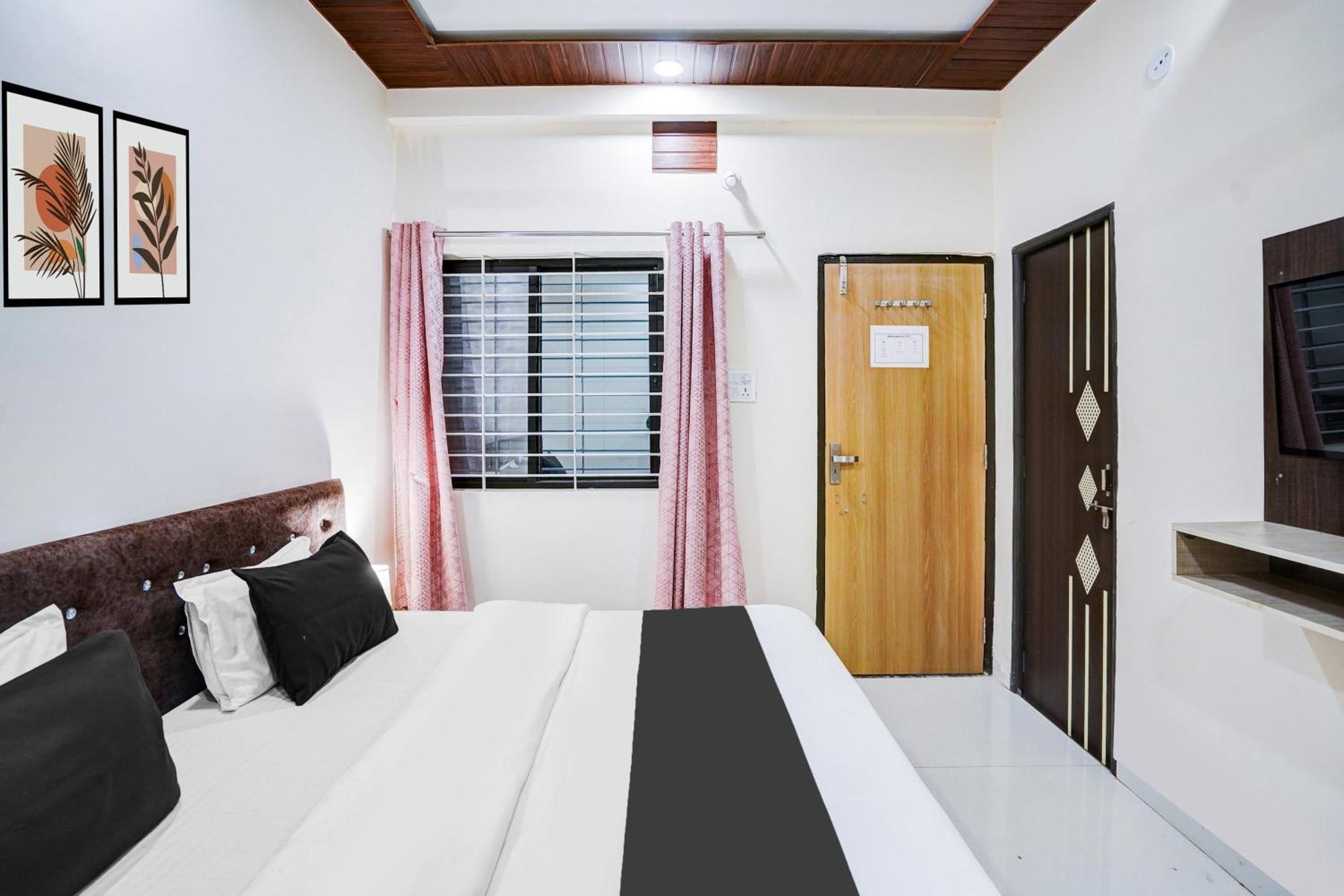 Super Hotel O Brilliant Convention Centre Formerly Madhur Shree 印多尔 外观 照片